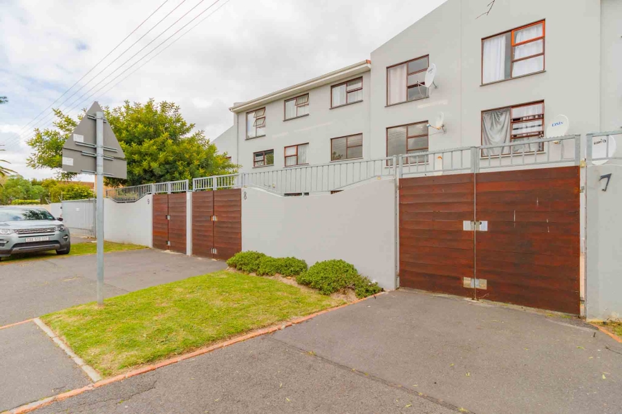 To Let 1 Bedroom Property for Rent in Table View Western Cape
